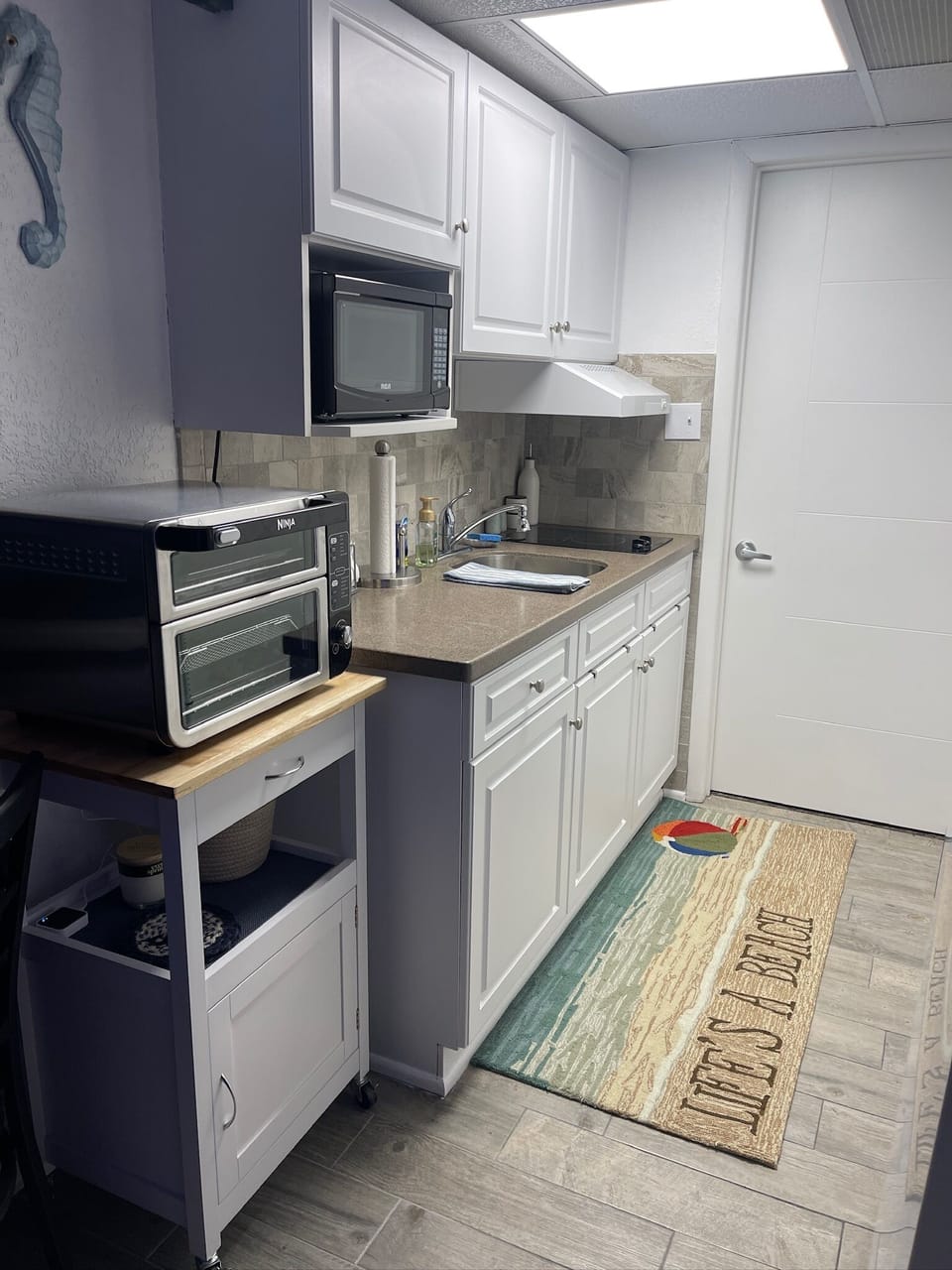Kitchen is packed with everything you need to meal prep with ease! 