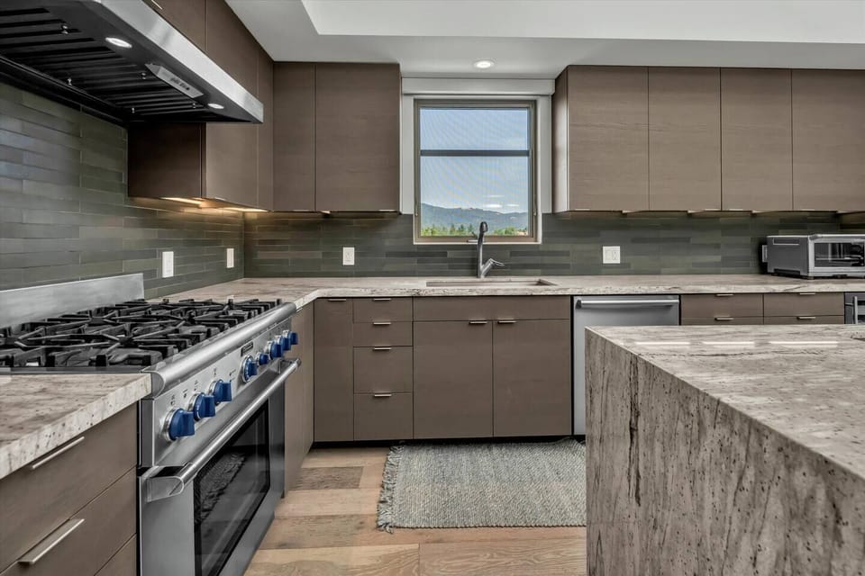Kitchen (2)