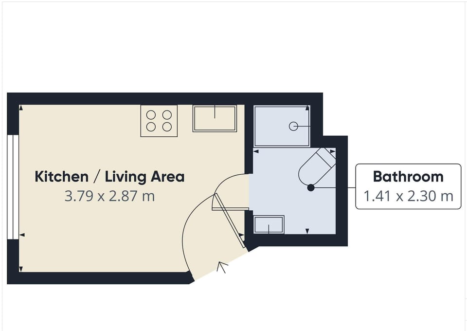 A detailed floor plan of the apartment provides an overview of the layout. It includes measurements and descriptions of functional spaces.