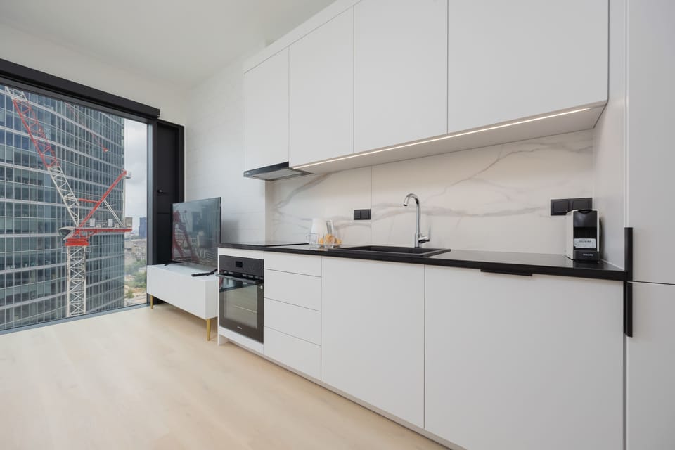 Fully equipped kitchenette.