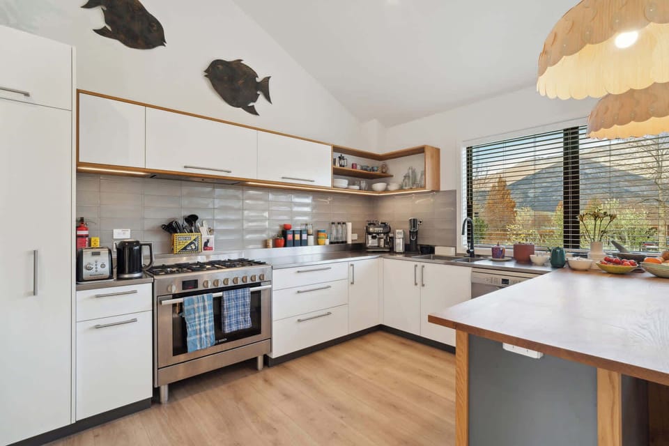 Cook together in this bright and open kitchen