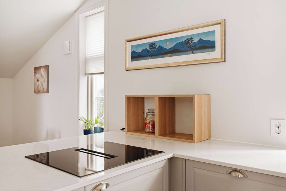 Stylish kitchen with beautiful details and functional solutions.