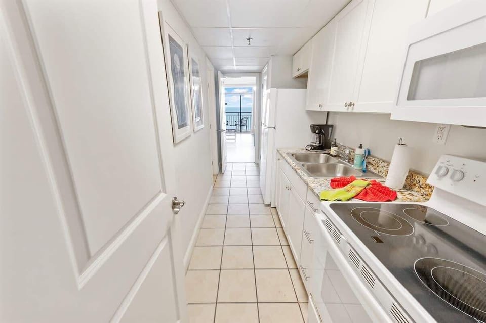 Large Kitchen Area