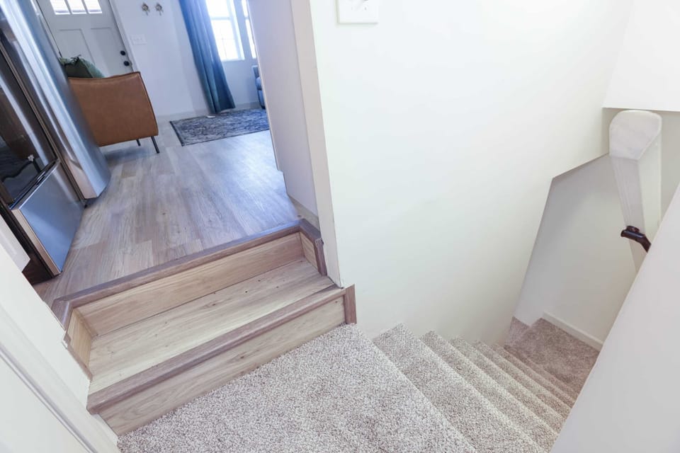 Steps to bedroom