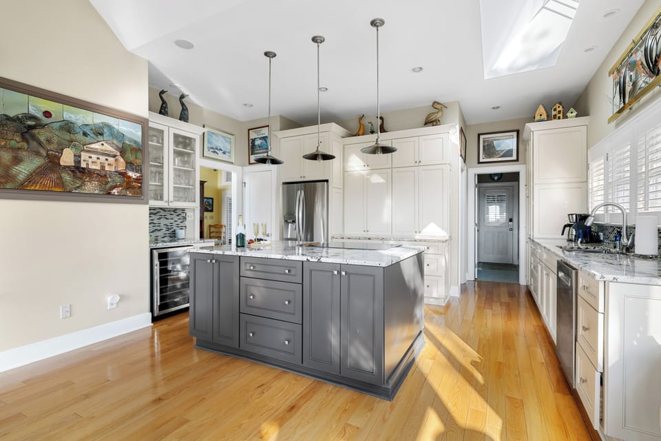 The Marsh Raven | Tranquil Seabrook Retreat