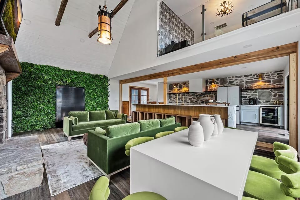 Effortlessly elegant—where luxury meets mountain charm.