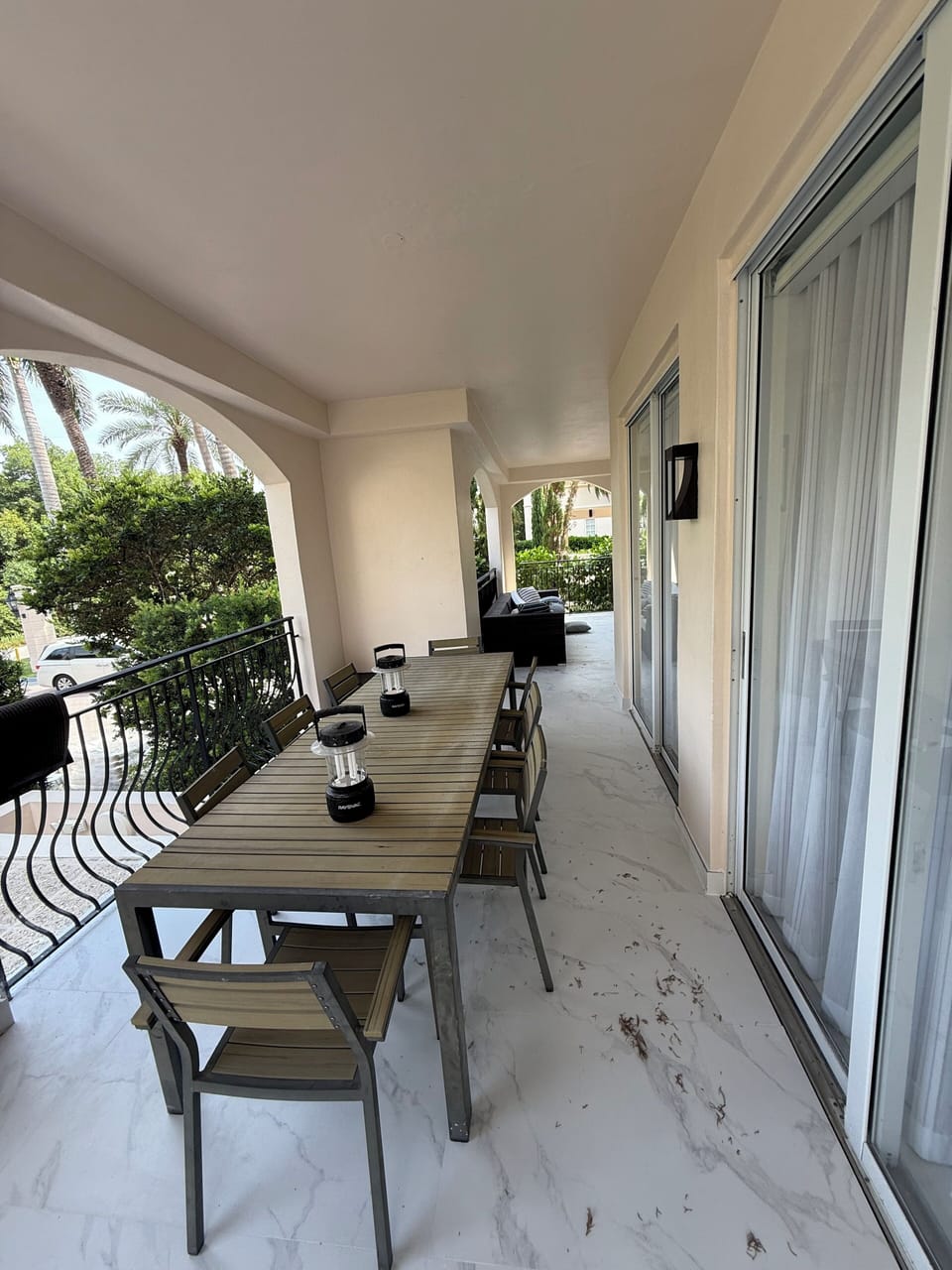 Outdoor dining