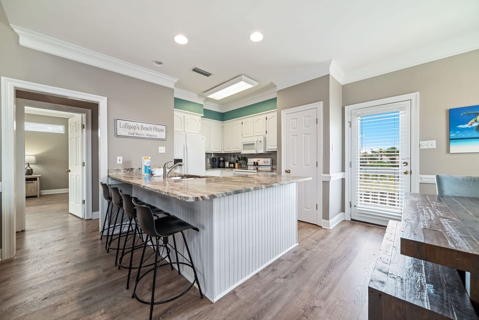 Breakfast bar and kitchen