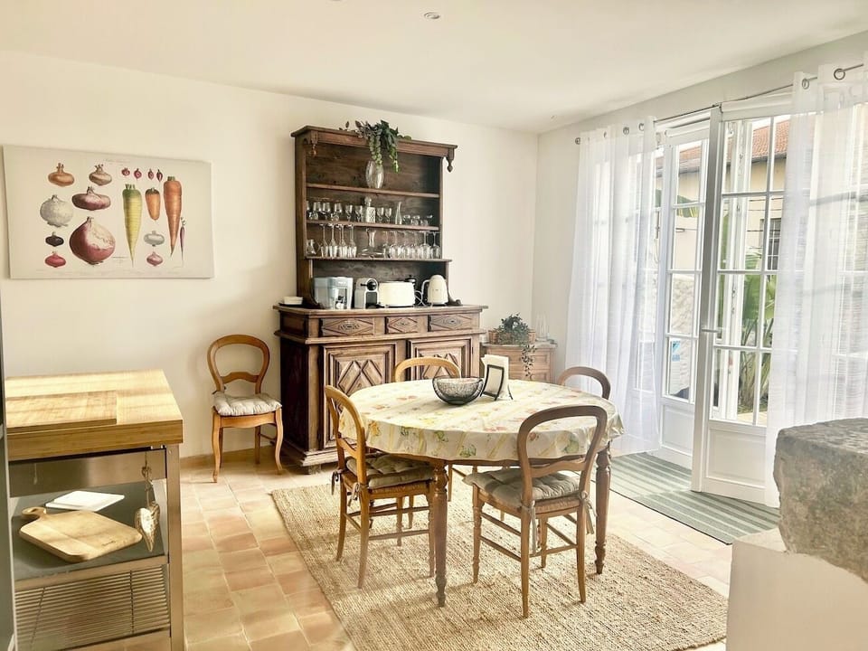 Kitchen table