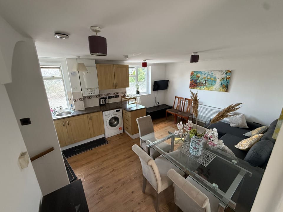 6 people dining table