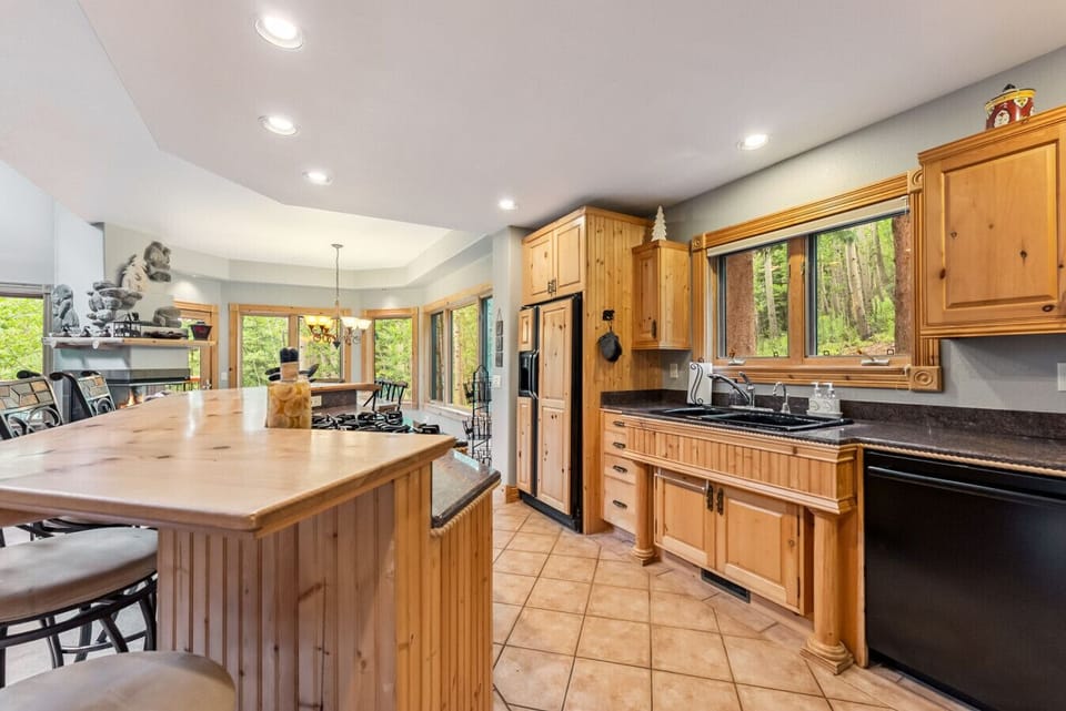 Fully equipped kitchen