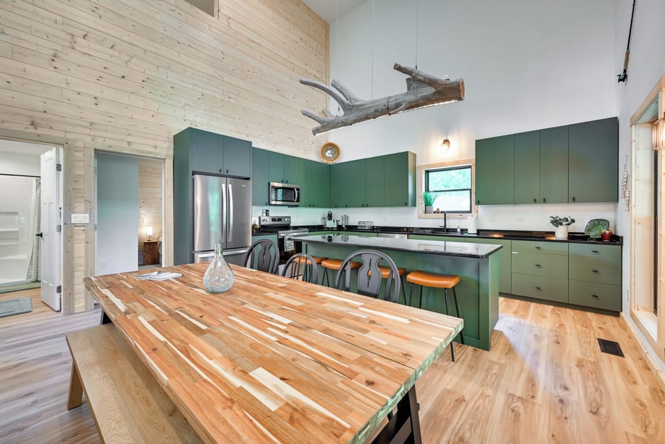 Dining Area | Main Level | Dishware/Flatware