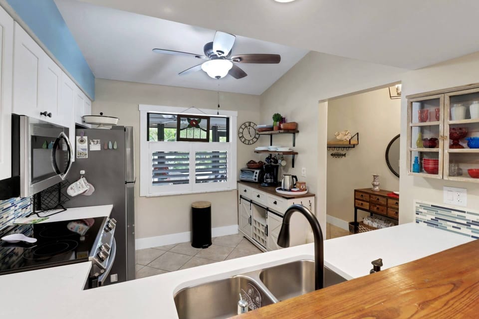 The open eating bar allows the kitchen and main living area to interact easily.