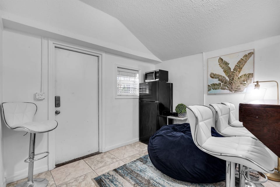 Dinning Area & Bedroom