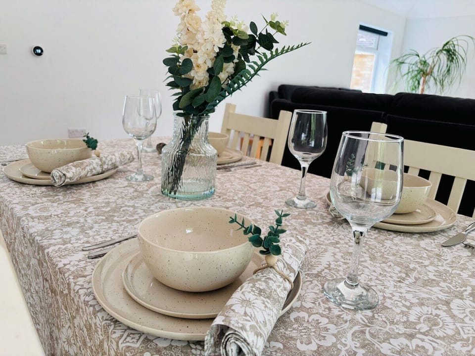 Dining / Restaurant