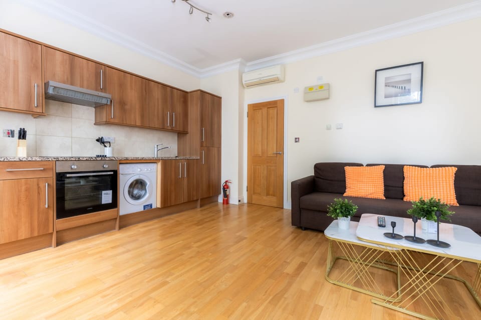 Living Room / Lounge