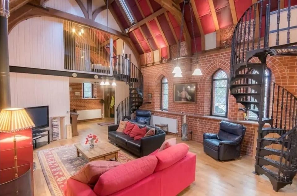 Living Room / Lounge