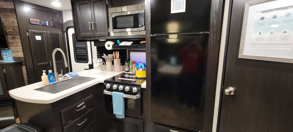 Fully equipped kitchen for easy meals, snacks and morning coffee