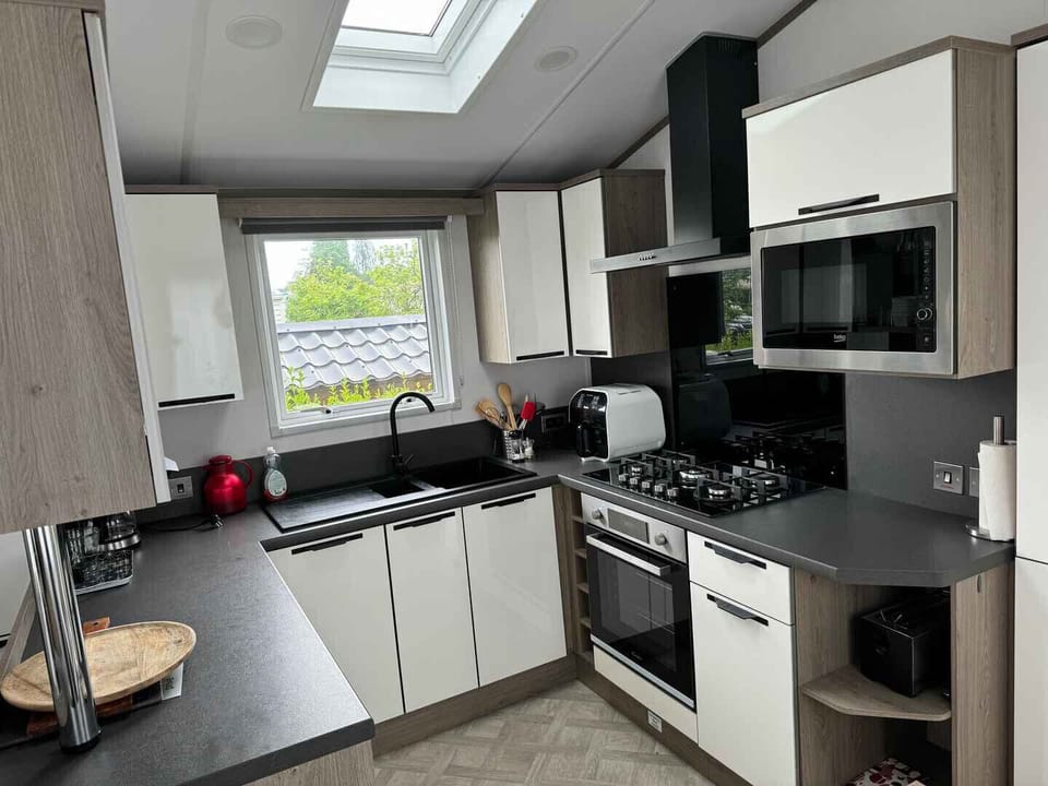 Kitchen of Holiday Park Klein Strand - Luxury Chalet 4p