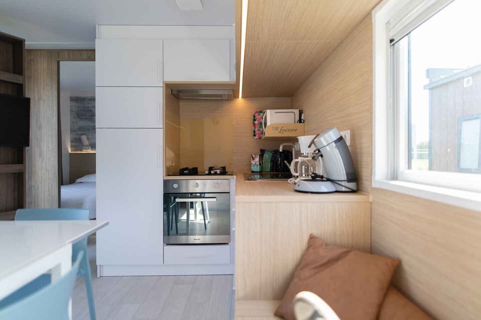 Kitchen of Holiday Park Klein Strand - Luxury Chalet 6p