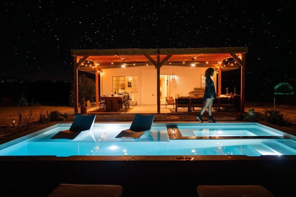 Pool. Hot tub. Mojave. Perfection