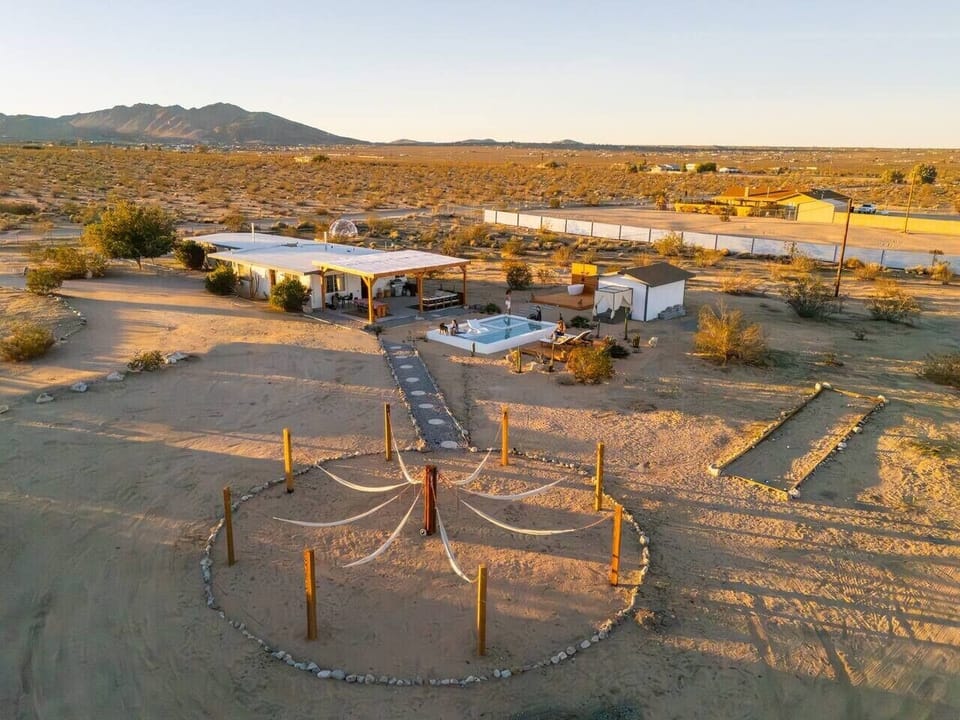 Crystal pool, ready hot tub, and miles of untouched desert in every direction. Simply unmatchable.