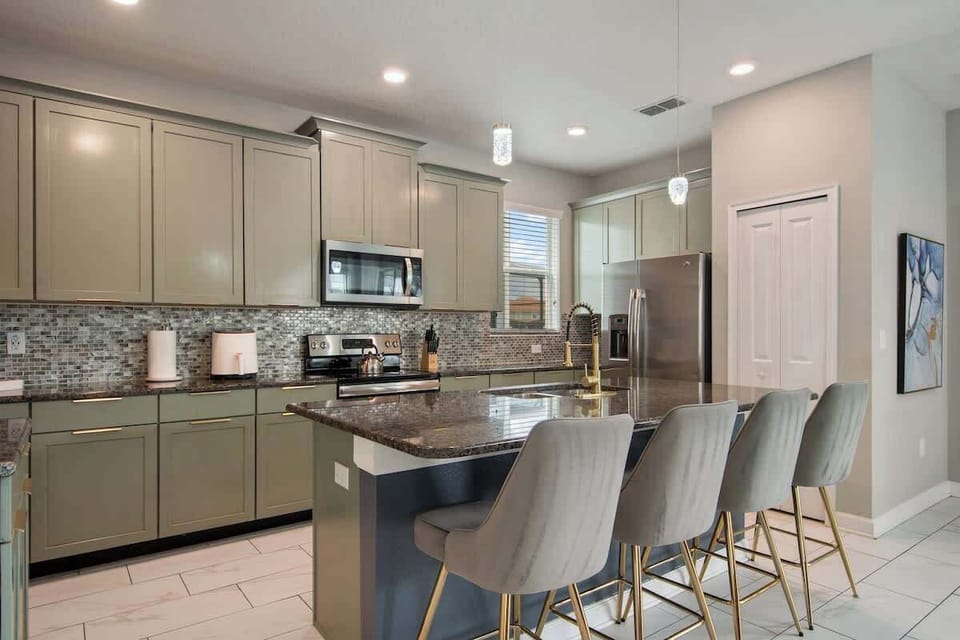Enjoy a fully equipped kitchen designed for both chefs and families. From morning coffee to gourmet dinners, every detail invites you to savor the joy of cooking together.