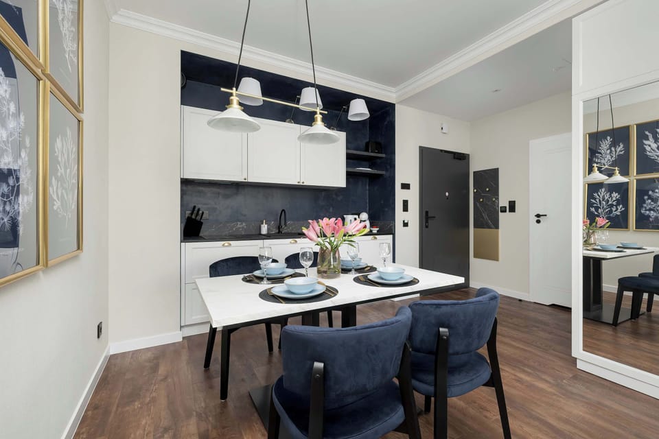 Cook and dine in style with the modern kitchenette and dining area.