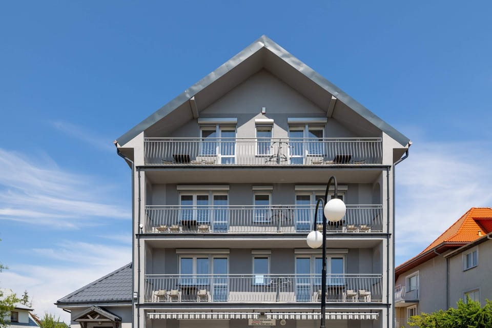 The building is located in a vibrant neighborhood with plenty of dining options. 
