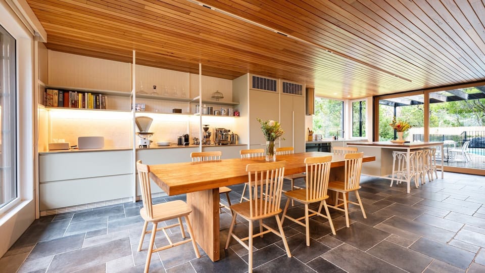 Stunning fully equipped kitchen and dining 
