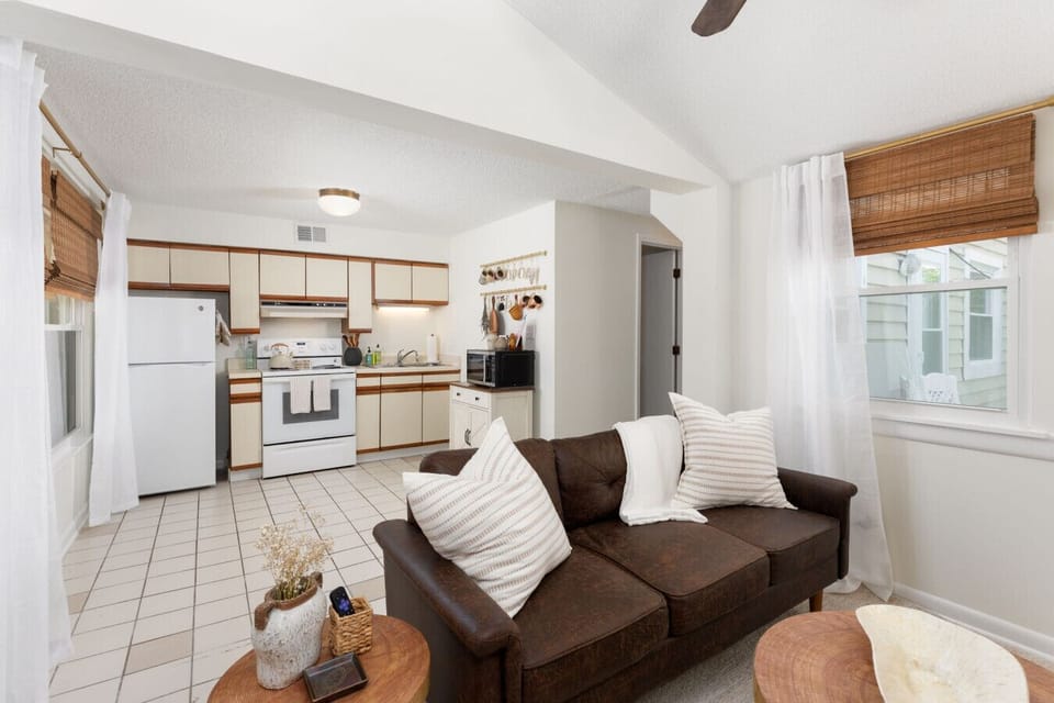 All appliances and amenities included!