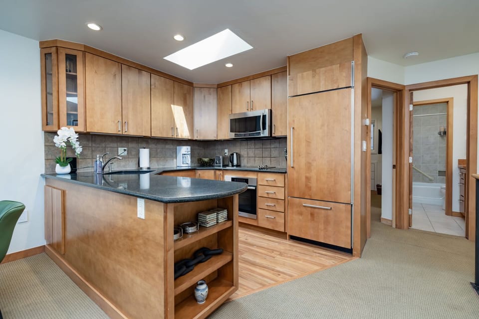 Kitchen complete with everything needed to prepare home cooked meals
