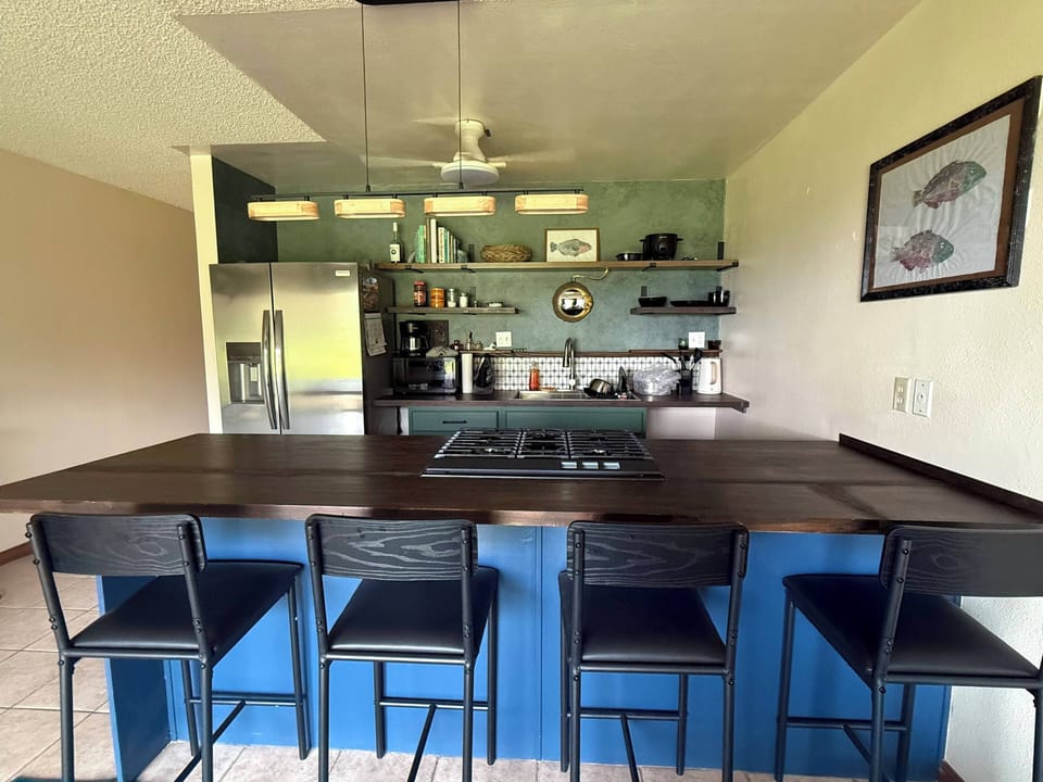 Bar Style Seating for 4