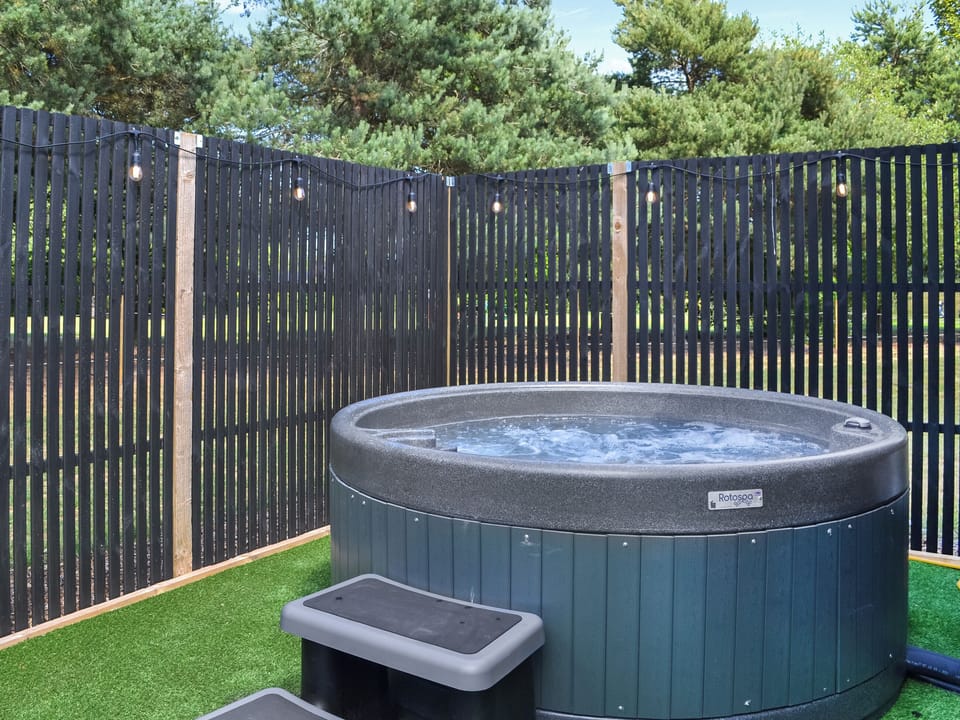 Hot tub | Fairways Retreat 2 - Cottingham Parks, Cottingham