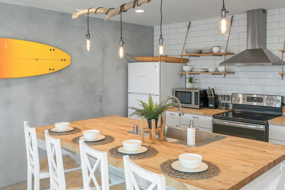 Stylish breakfast bar.