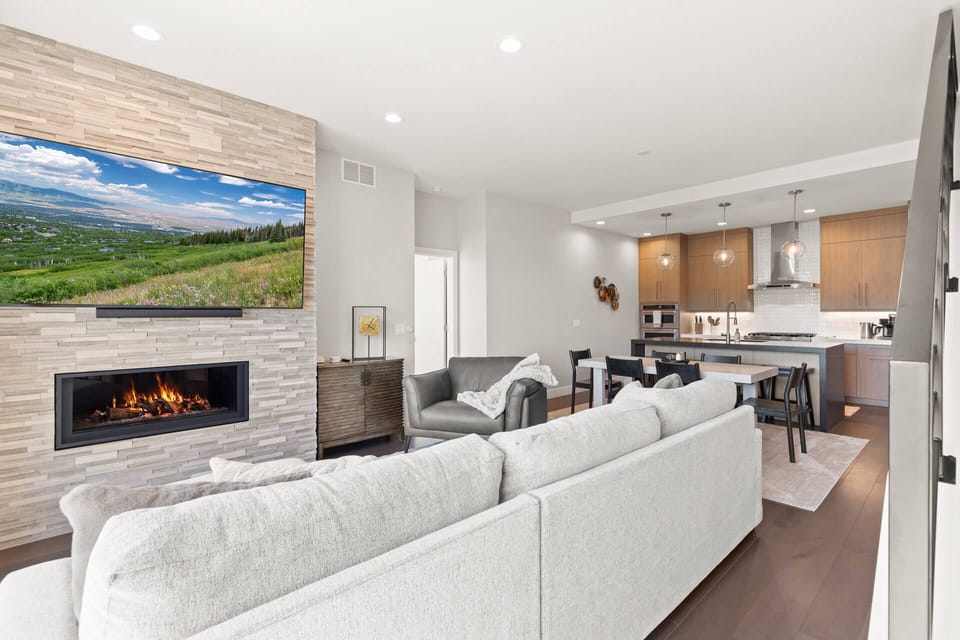 Klaim Retreats 11753