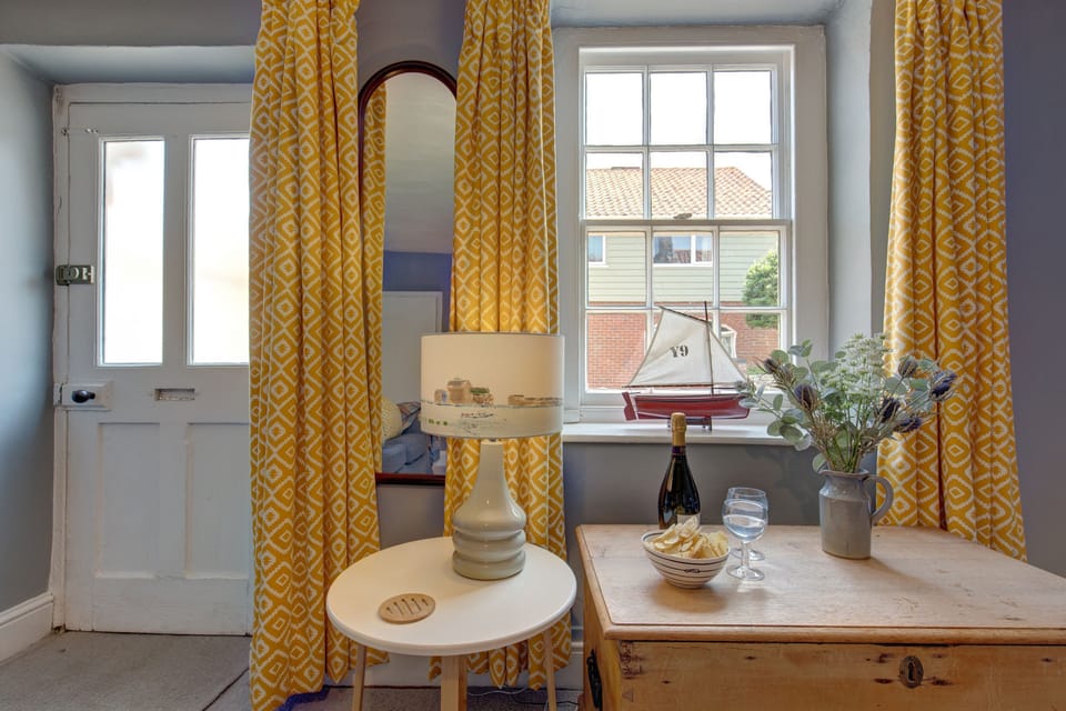Ground floor: Sitting room detail