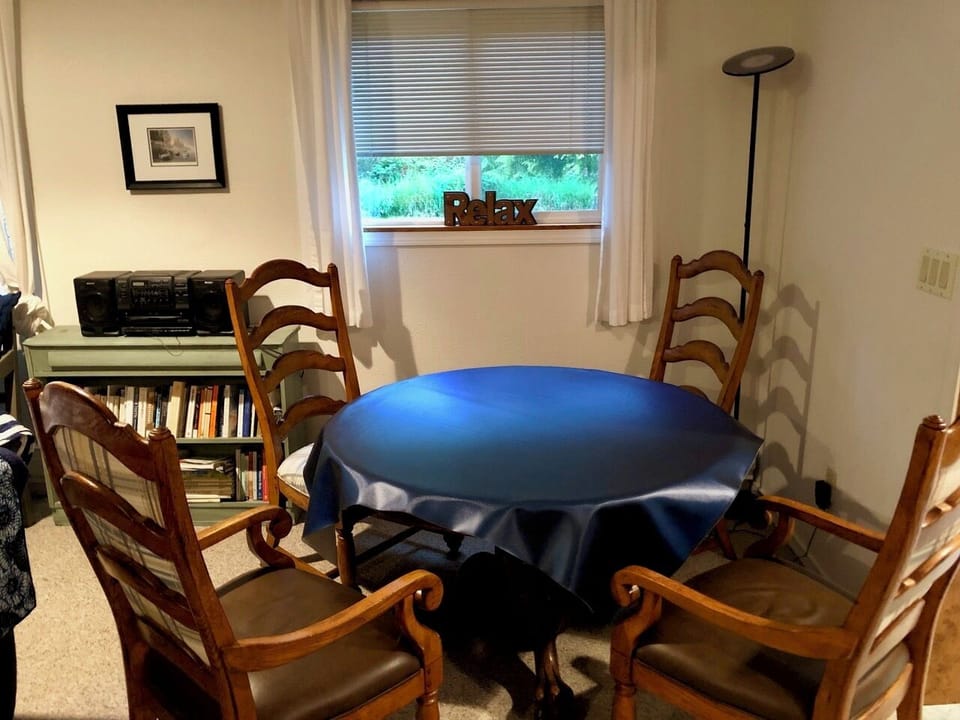 Dining room table will open to seat 6