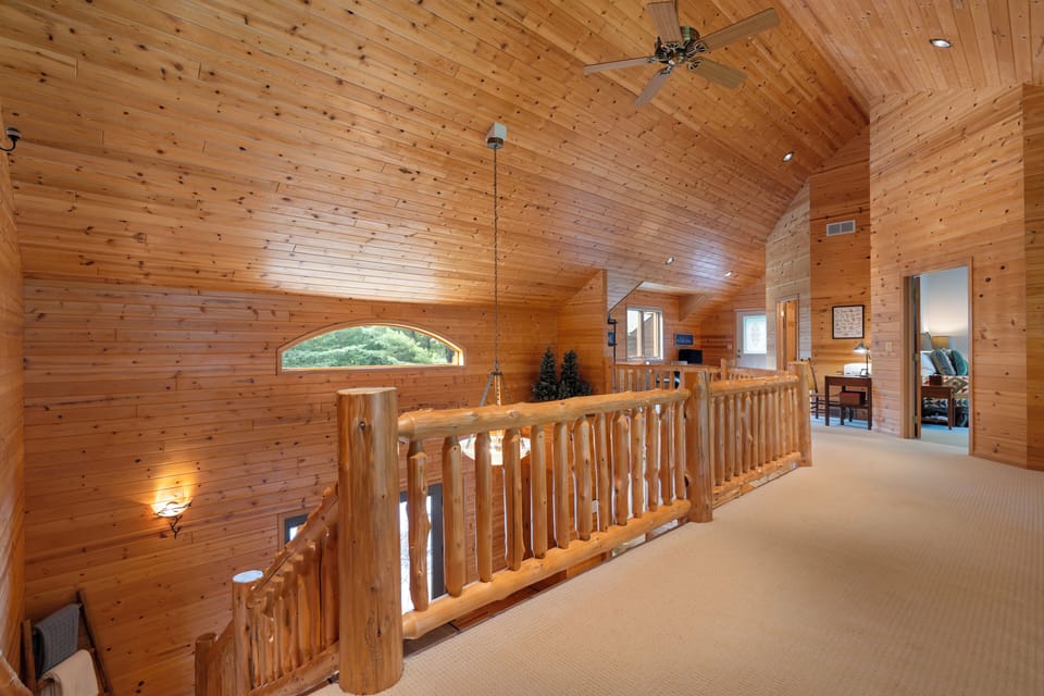 The Foyer: Upper Level