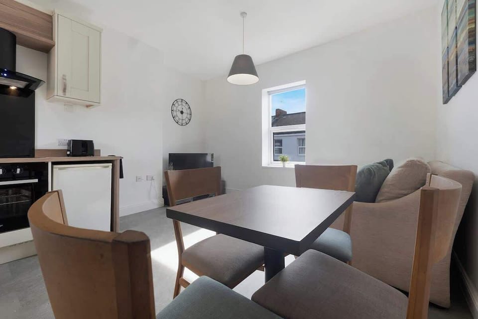 4-seater dining table for cosy gatherings and memorable meals.