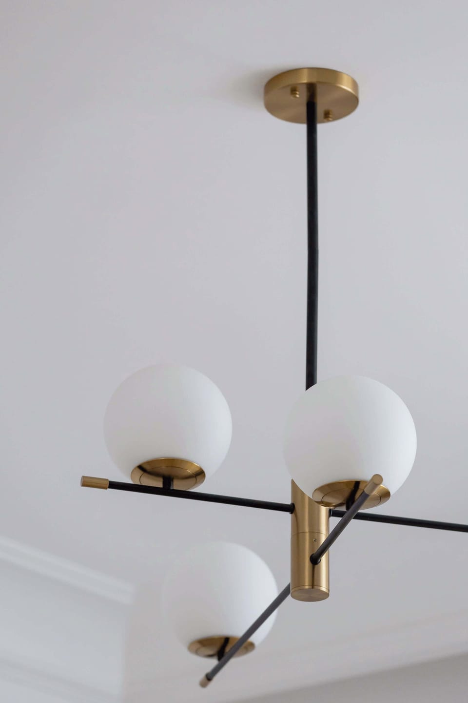 Carefully selected decorative details, which take care of the pleasant atmopshere in the apartment.