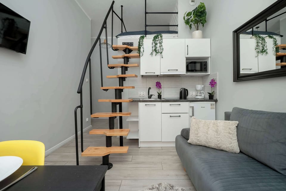 The mezzanine allows for better use of space. Additional accommodation is located on the mezzanine.
