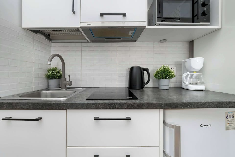 The equipped kitchenette will come in handy when preparing delicious meals.