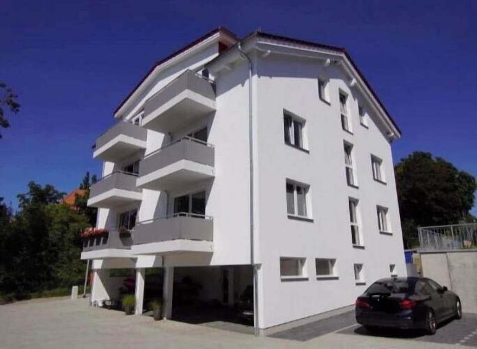 Parkplatz vor dem Haus