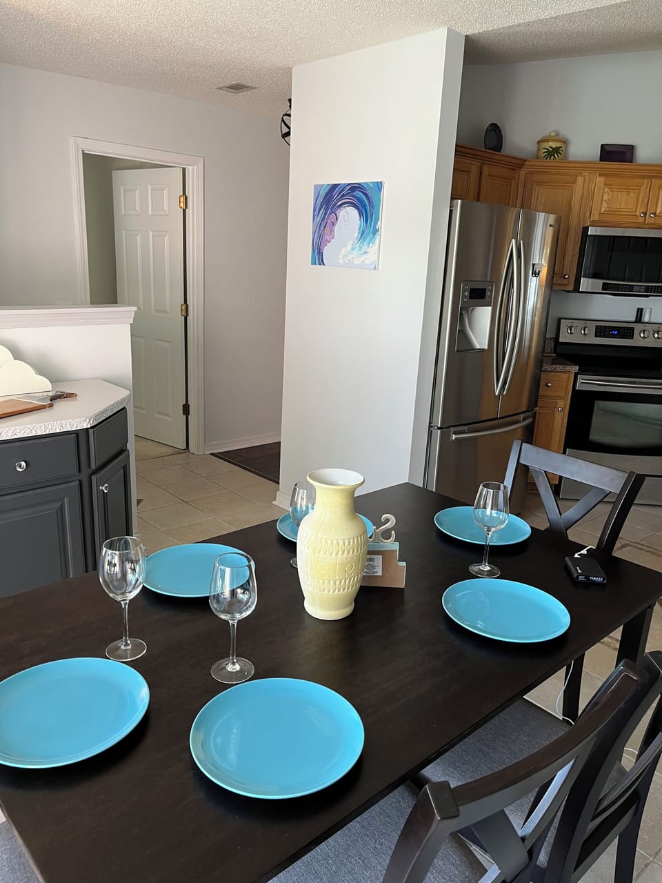 House 1- Dining area that seats 6