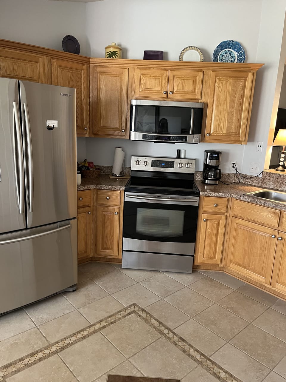 House 1- Fully stocked kitchen 