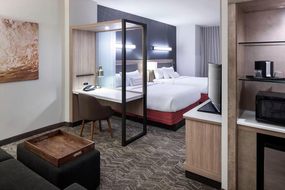 2 Queen Bedroom Suite