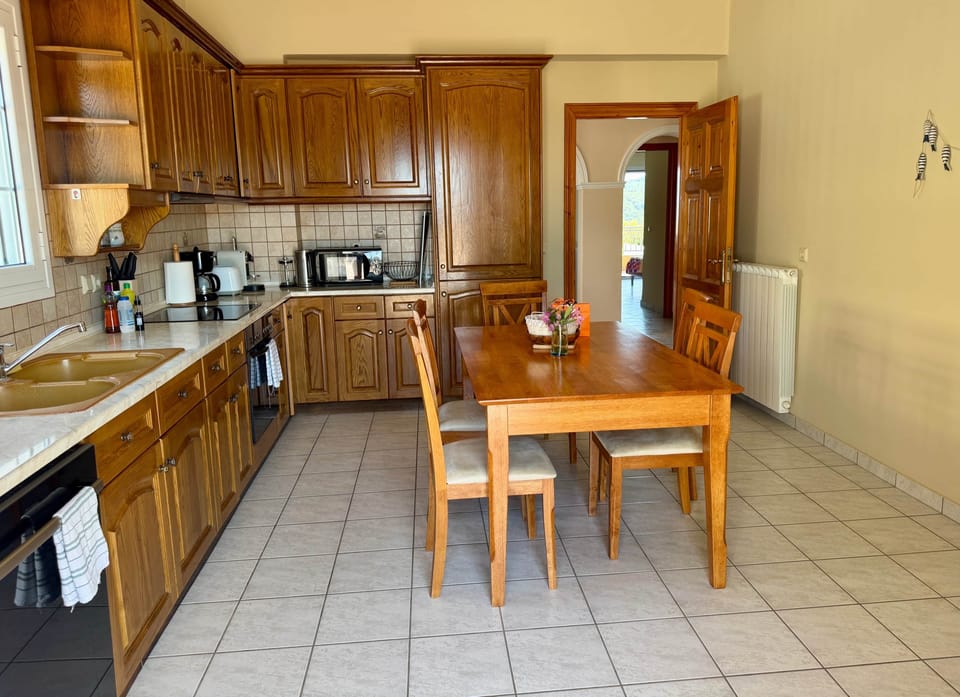 Fully equipped kitchen