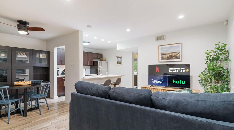 Binge-ready nook with your favorite streamers. Netflix & chill has never looked sharper.