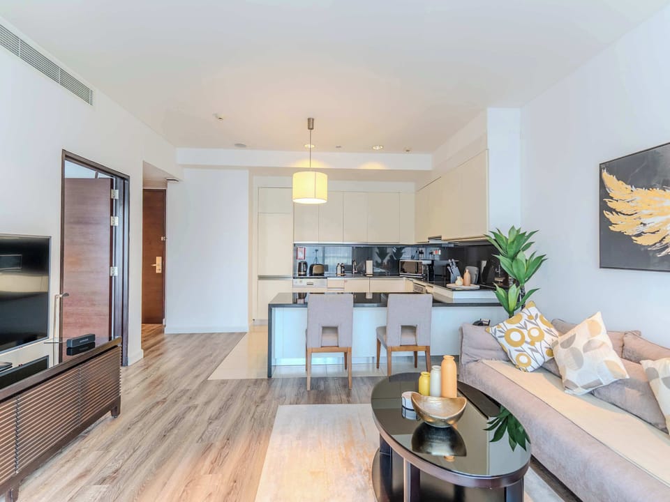 Stylish space with modern decor and sweeping city views! Perfect for relaxation.